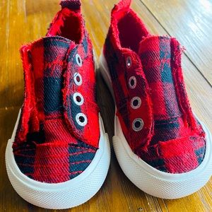EUC TODDLER 7C BLOWFISH MALIBU IN LUMBERJACK RED/BLACK